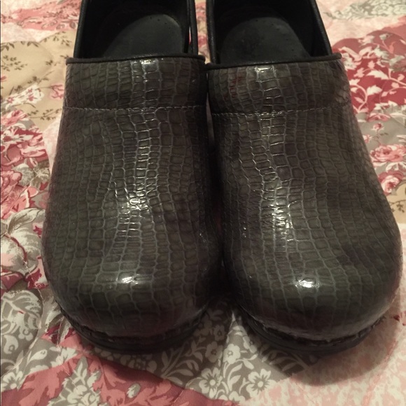 where are sanita clogs made